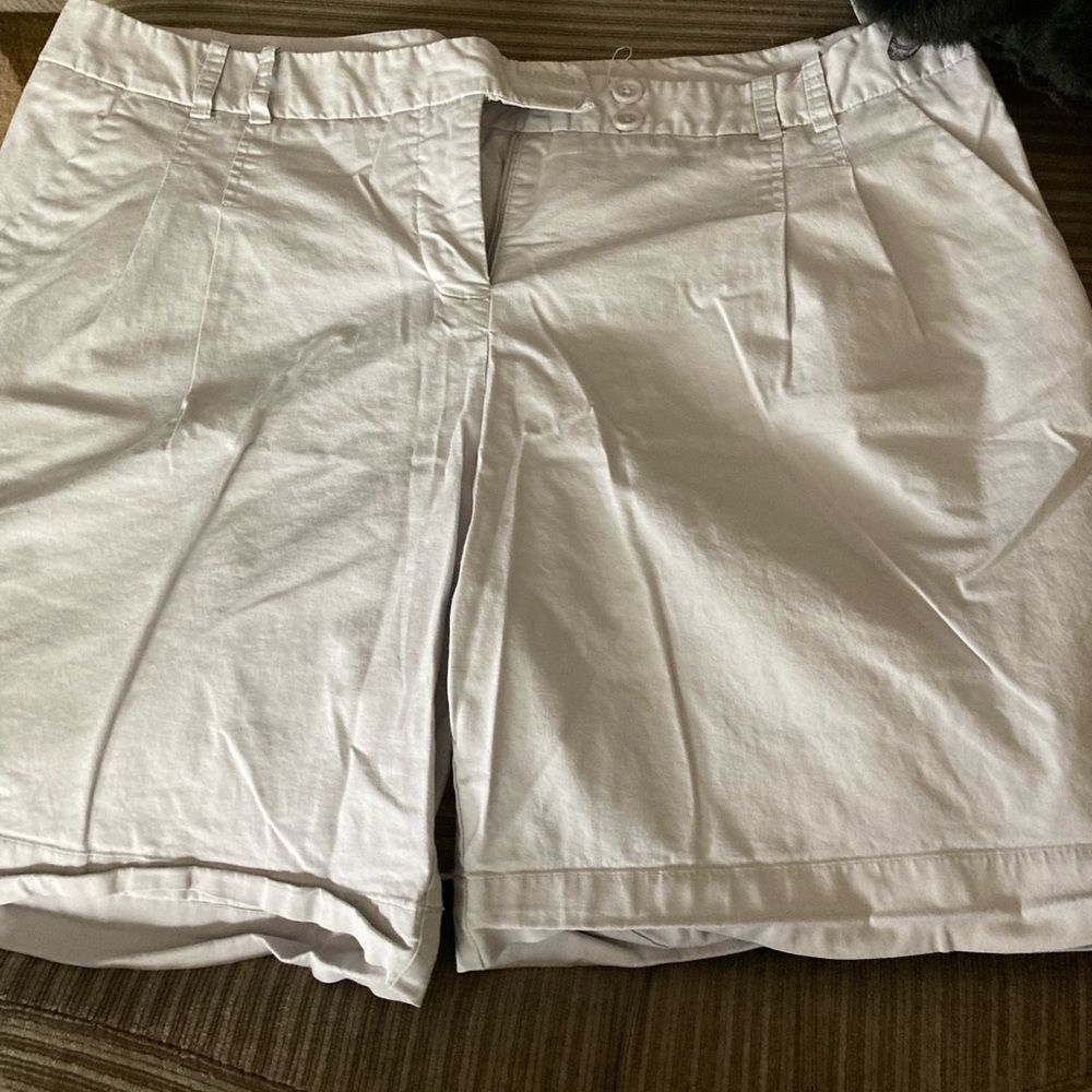 Womens Mossimo kaki shorts